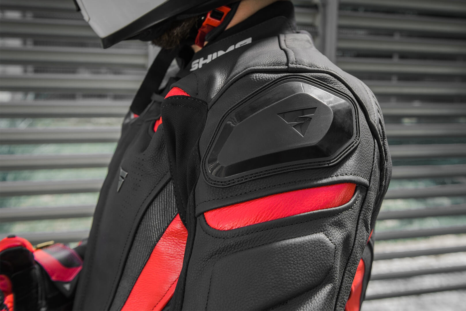 SHIMA CHASE JACKET RED - SECURTEX MOTOR S.L (t/a MaximoMoto)