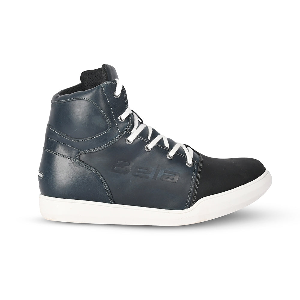 Superior y respaldado por un nuevo acolchado anatómico de poliespuma.