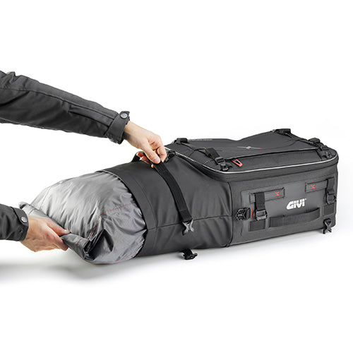 GIVI XL02B de Alforja enrollable resistente al agua 35 l - SECURTEX MOTOR S.L (t/a MaximoMoto)