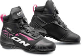 IXON RANKER WP MUJER LIGERAS BOTAS NEGRO BLANCO FUCSIA