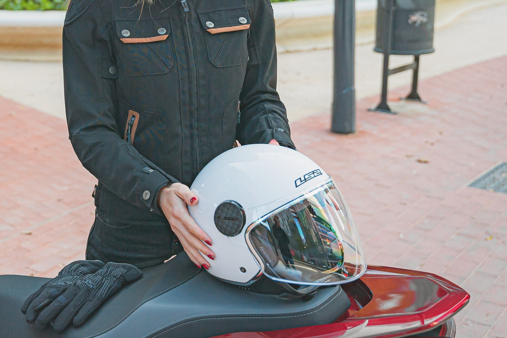 LS2 OF558 SPHERE LUX WHITE - SECURTEX MOTOR S.L (t/a MaximoMoto)