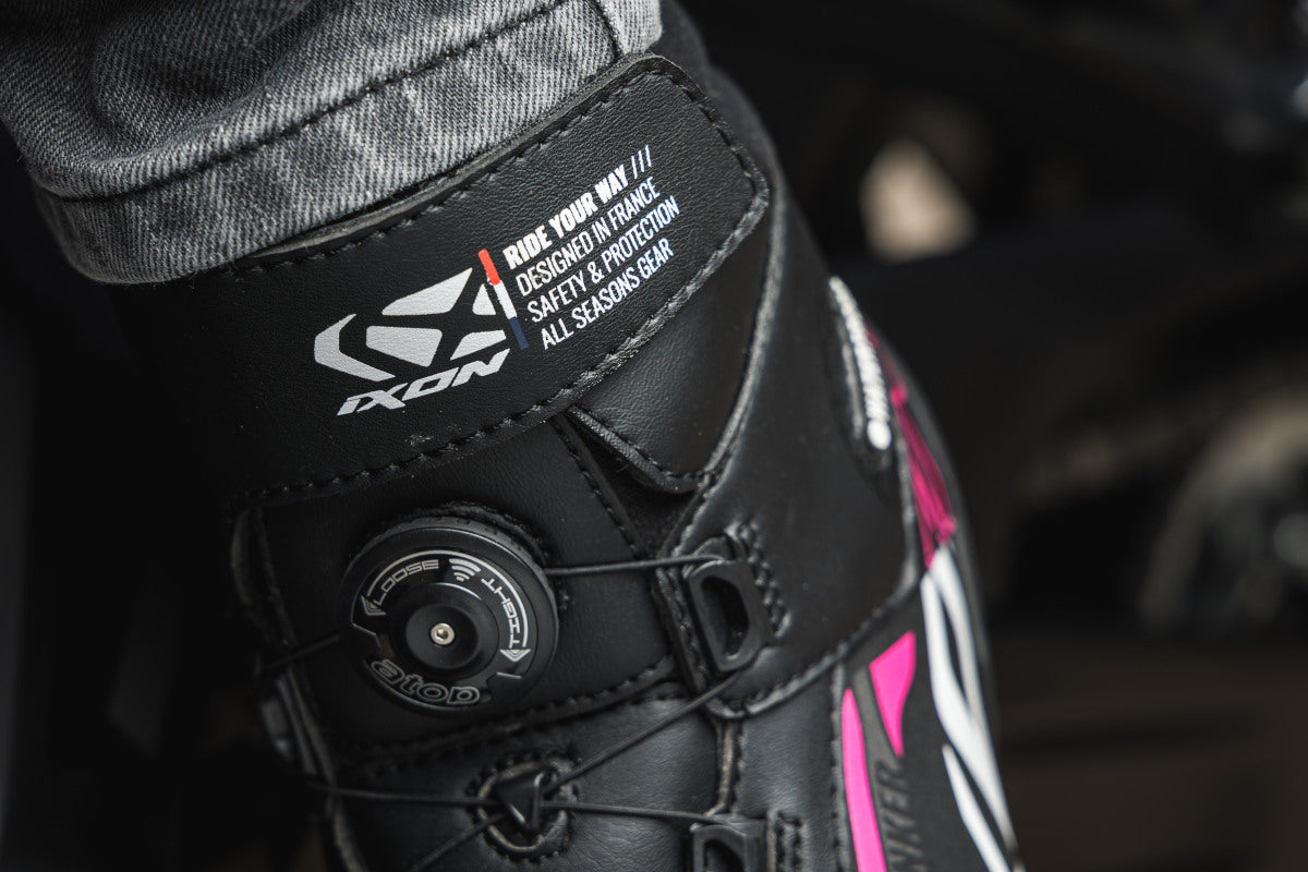 IXON RANKER WP MUJER LIGERAS BOTAS NEGRO BLANCO FUCSIA